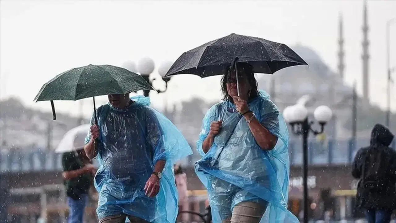 Meteoroloji'den peş peşe sağanak uyarısı: Listede İstanbul da var!