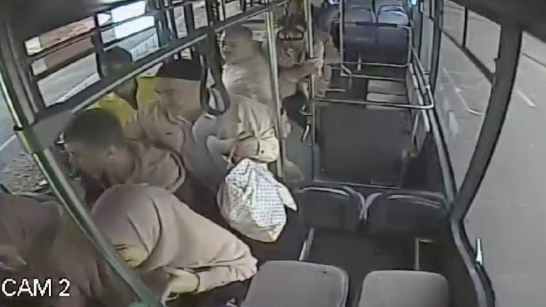 Oksijen tankı açıldı, yolcular kaçtı