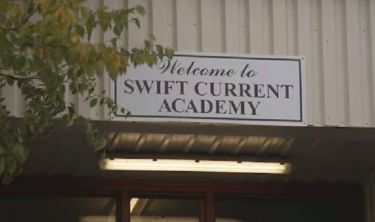 Hiçliğin ortasında bir okul – Mahmut Şenol – Son dakika Pazar yazıları Haberler