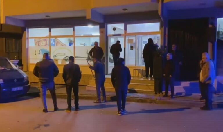 İstanbul’da sokak ortasında silahlı saldırı: 2 yaralı! – Türkiye’den son dakika haberleri