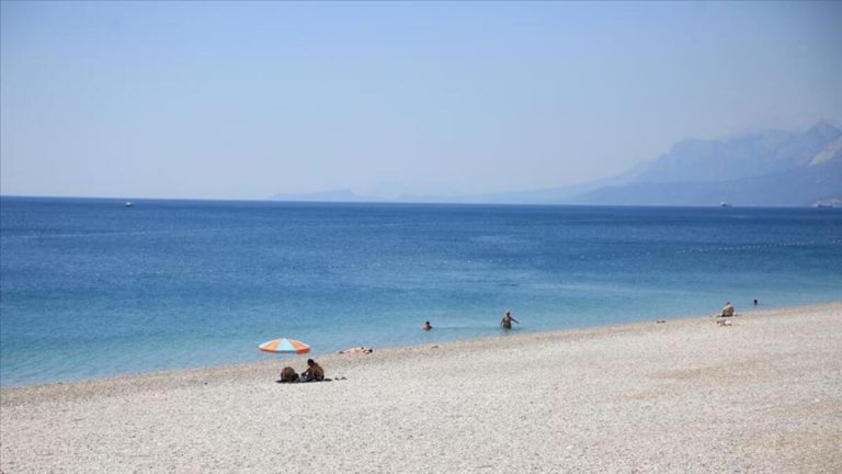 Lara Plajı Nerede? Lara Plajı Ücretli Mi? Nasıl Gidilir?