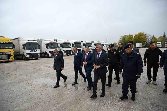 Kapıkule'de rekor geçiş: 1 saatte 96 tır işlem gördü